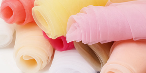 What is organza?  How to deal with wrinkled organza?