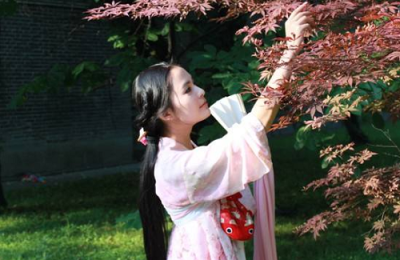 What are the fabrics of Hanfu?